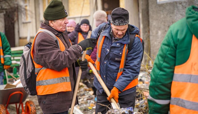 Журналістку вразила швидкість прибирання вулиць після обстрілу Харкова