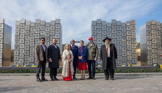 "Эти убийства были благословлены самим Патриархом Московским": в офисе Зеленского рассказали пастору Трампа о преступлениях церкви Путина