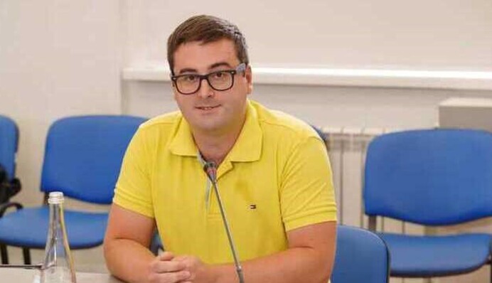 Журналіст оцінив розумові здібності депортованого в Україну пропагандиста Медведчука