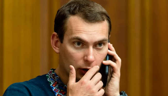 Нардеп Ярослав Железняк покупал ценные бумаги и криптовалюту, а его жена Lexus