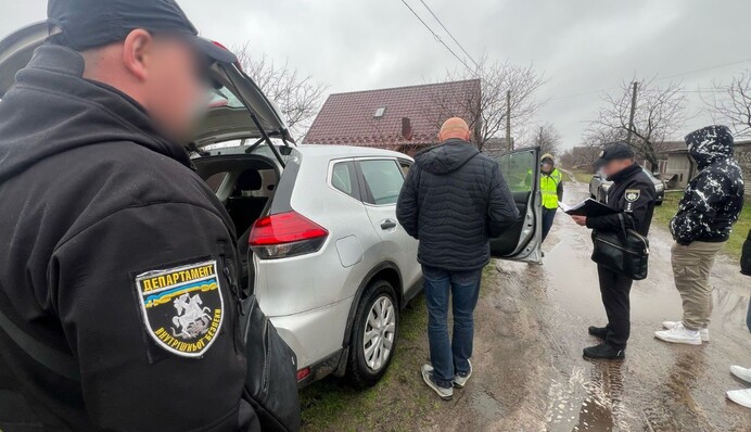 В Черниговской области во время ремонта здания миграционной службы подрядчик присвоил деньги