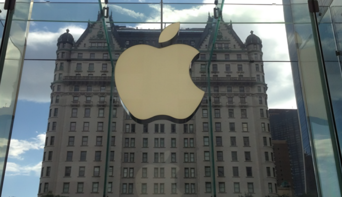 Из-за пошлин Трампа скачок цен на iPhone спрогнозировали до $2300