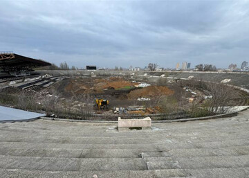 ​Стадіон "Шахтар" в окупованому Донецьку перетворився на ліс