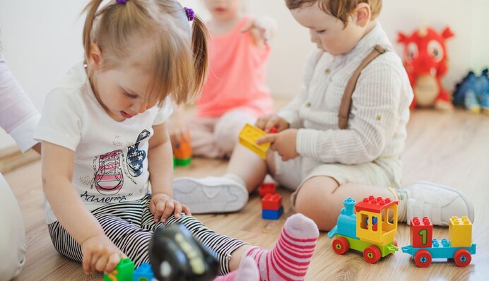 В детских садах Крыма оккупанты рассказывают, как убивать украинцев