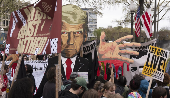 Масштабные уличные протесты против Трампа: какие подробности сейчас известны