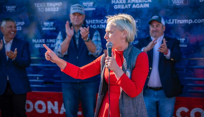 "Якщо у вас є ідіоти та шахраї, як Зеленський, це програна справа": Спартц зробила уточнення після скандальної заяви про Україну