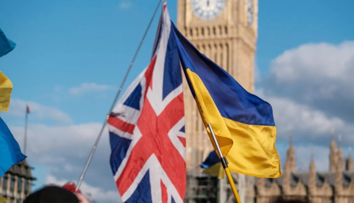 Британия передала Украине $1 млрд в рамках кредита, обеспеченного замороженными активами РФ, - Reuters