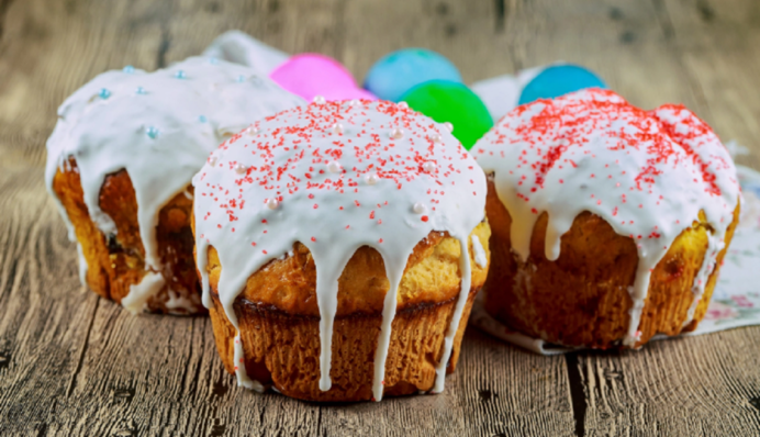 Для тих, хто не дружить із дріжджовим тістом: рецепт мегасмачної паски з сиром