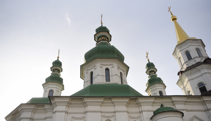 Православна церква України з Фондом Владислави Молчанової передали освячені паски захисникам