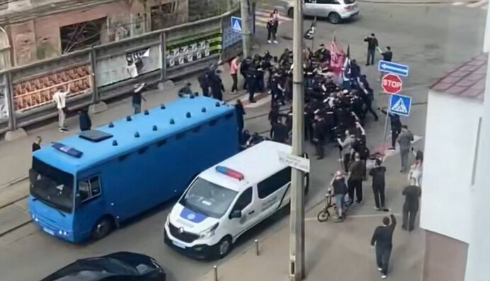 Военная обратилась с призывом к протестующим против ЛГБТ в Киеве