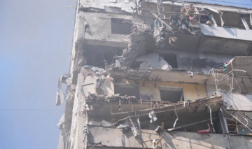 Россияне попали в жилую многоэтажку в Запорожье