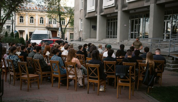 Вокруг Могилянки произошел скандал из-за военного-писателя