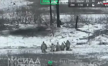 Украинский воин сам пошел зачищать посадку и взял в плен 6 российских штурмовиков