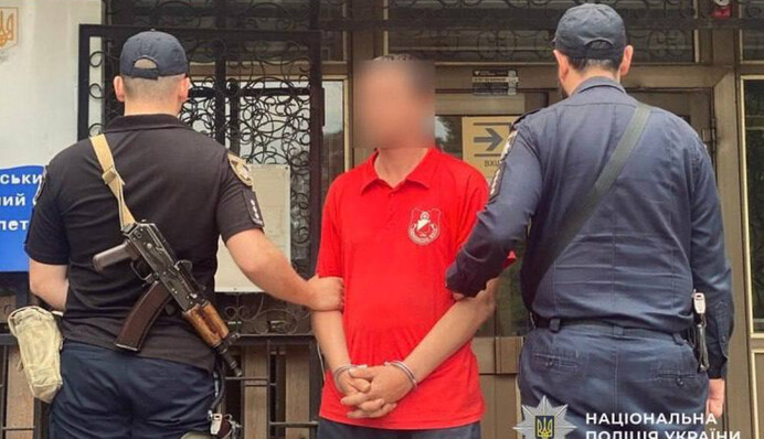 ​Перехопили сусіди: в Дніпрі чоловік намагався пограбувати квартиру військового, який зараз на фронті