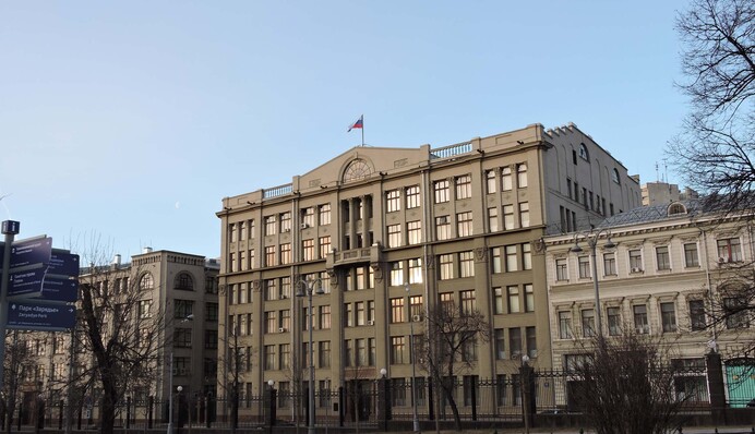 Путин объявил перемирие на 9 мая