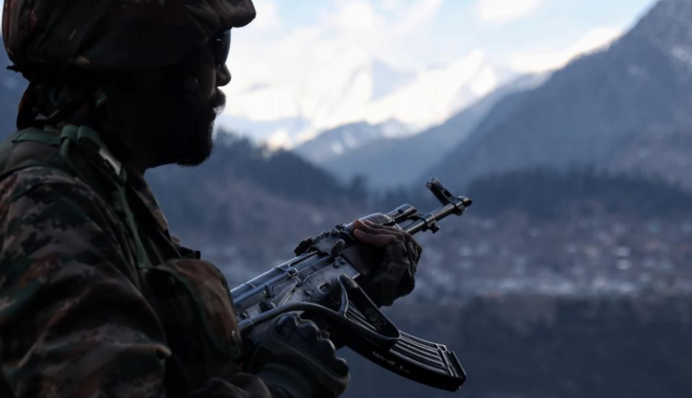 Індія та Пакистан другий день обмінюються вогнем