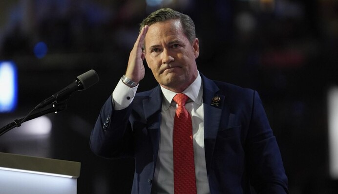 Скандал с секретными данными в чате Signal: CBS News сообщило об увольнении советника Трампа Уолтца