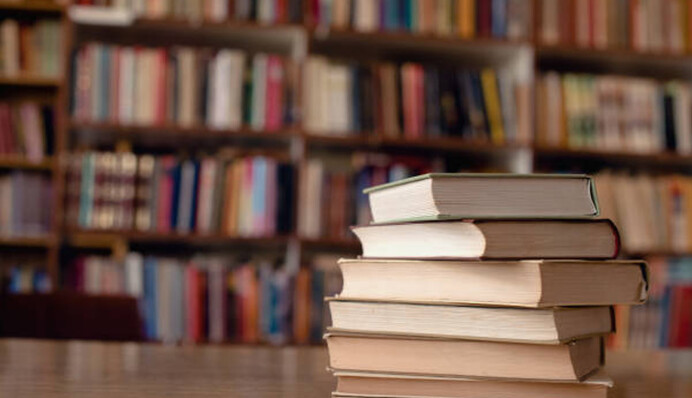 Госкомтелерадио просит торговые сети снять с продажи книги издательств, владелец которых ведет бизнес в оккупации