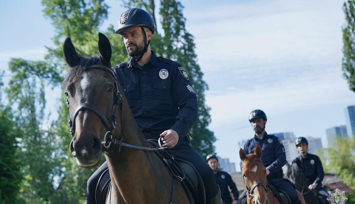 Київ повертає на вулиці вело-, мото- і кінні патрулі
