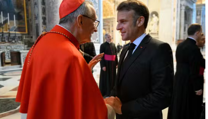 В Риме подозревают Макрона в попытке повлиять на выборы Папы, - Le Monde
