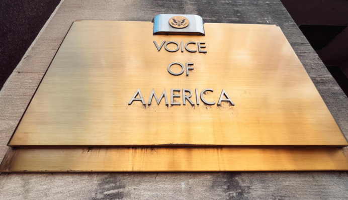Работники «Голоса Америки» получили письма с указаниями ждать следующих шагов