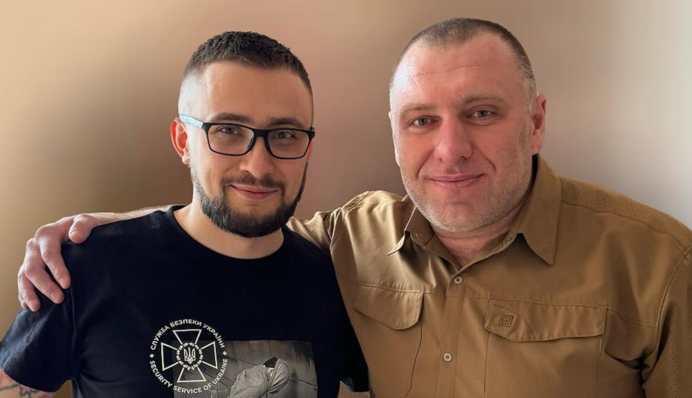 Стерненко опубликовал фото с главой СБУ и в футболке с киллершей