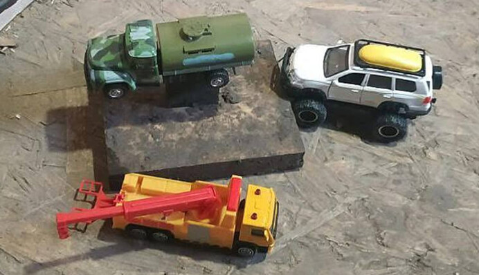 ”Собирал для своего ребенка”: в Киеве мужчина хотел украсть вещи из могил погибших украинских воинов