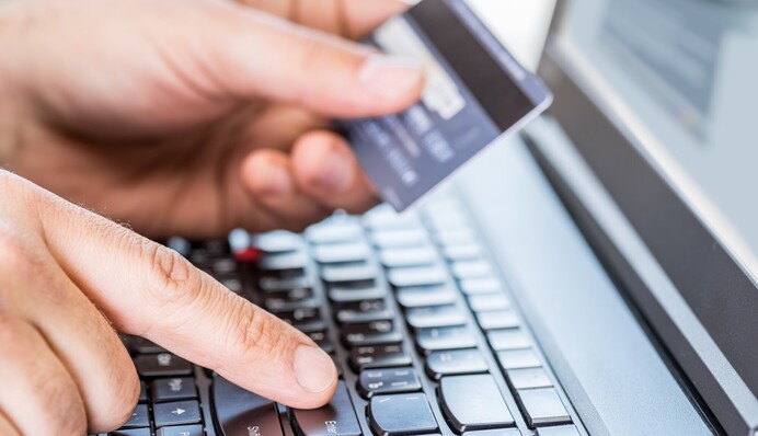 В ЦПД розповіли про нову схему: шахраї маскуються під «Ощадбанк»