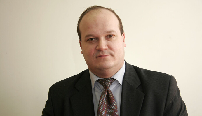 Україна повинна зараз бити по оголених арсеналах в РФ. Дипломат Валерій Чалий — про стягнення на Москву 260 систем ППО