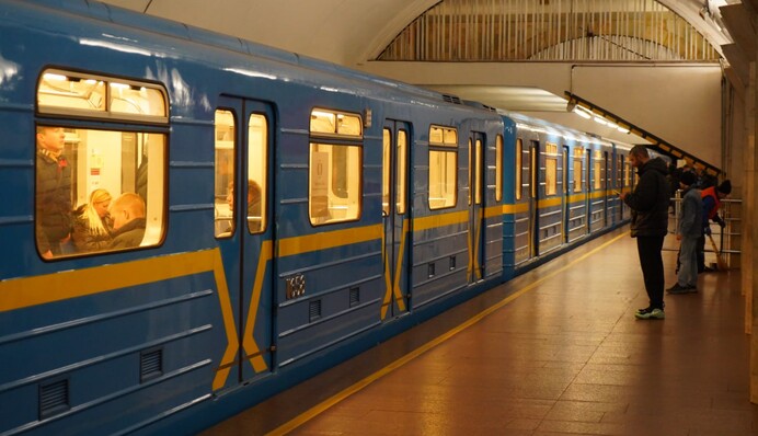 На станції метро 