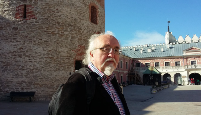 «Ну, это не шизуха?» Писатель раскритиковал Укрзализныцю - заявил, что в Польше все намного лучше