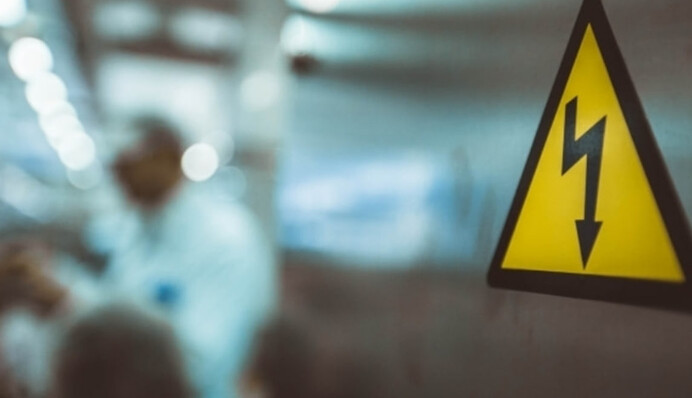 В Хмельницком подростка поразило электрическим током на крыше грузового вагона