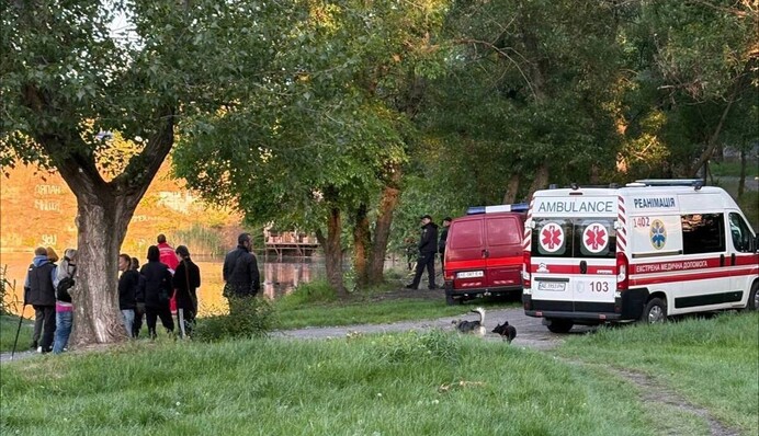 В Днепре подростки снимали на видео, как тонет мужчина - полиция отреагировала