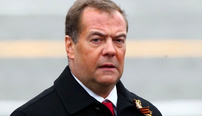 Мирные переговоры: Медведев пригрозил 