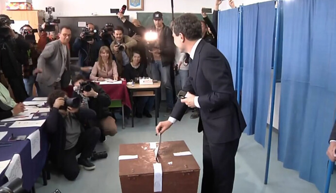 ​У Румунії проходить другий тур президентських виборів