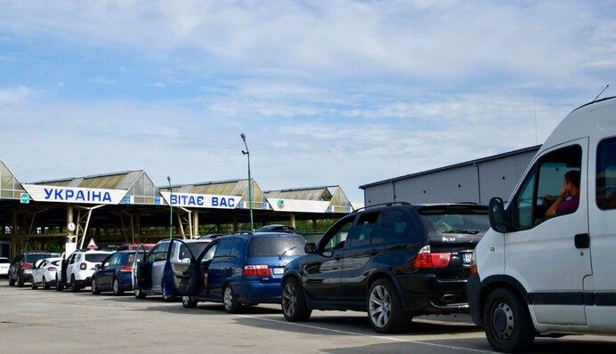 На одному з пунктів перетину кордону з Польщею тимчасові обмеження - Держприкордонслужба