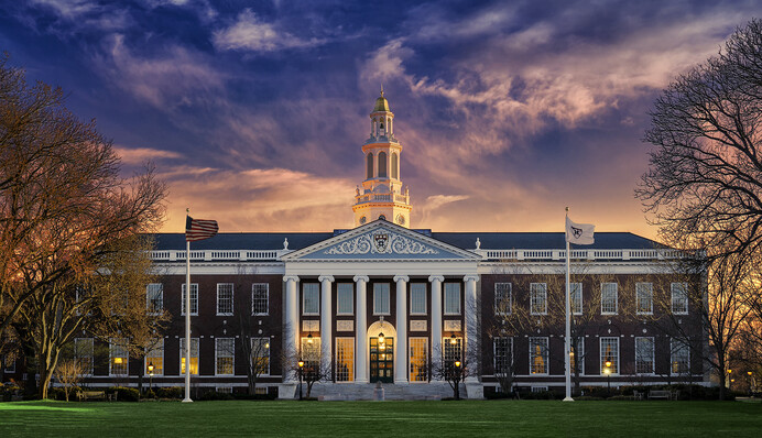 У США припиняють виплату грантів Гарварду