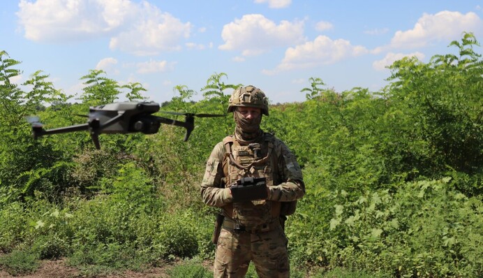 Прикордонники показали відео ефектного удару по техніці ворога на Харківщині