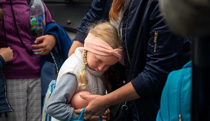 ​Скільки європейців згодні, щоб ЄС приймав українських біженців — опитування