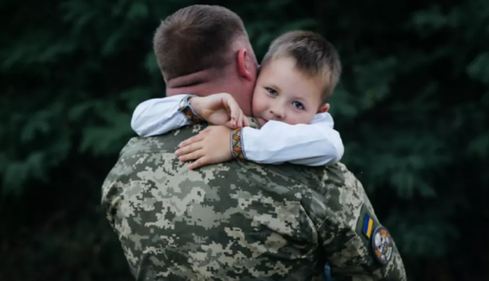 Коли День батька у 2025 році: дата свята, його історія і красиві привітання