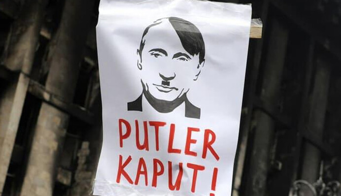 В России запретили мемы, где Путина сравнивают с Гитлером