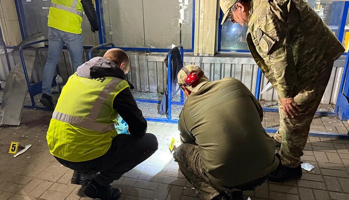 У Житомирі чоловік підірвав гранату біля супермаркету: шестеро поранених