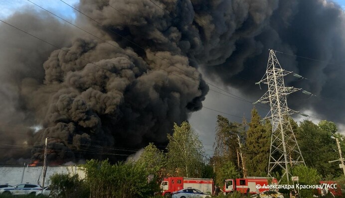 У підмосковному Красногорську сталася масштабна пожежа на одному з підприємств