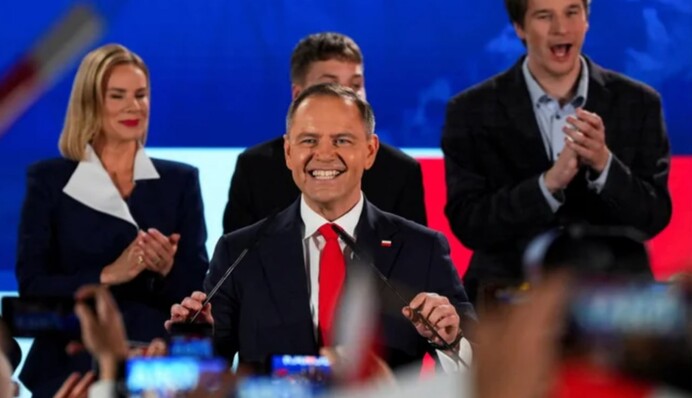 ​Новим президентом Польщі став консерватор Кароль Навроцький