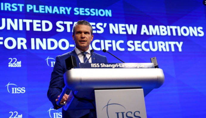 Китай звинуватив міністра оборони США в «наклепницьких» висловлювання