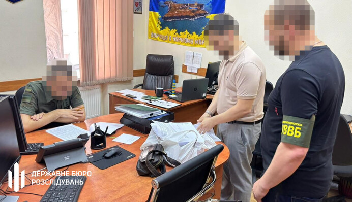 В Киеве разоблачили полковника, который заплатил $2000, чтобы избежать фронта — ГБР обнародовало видео