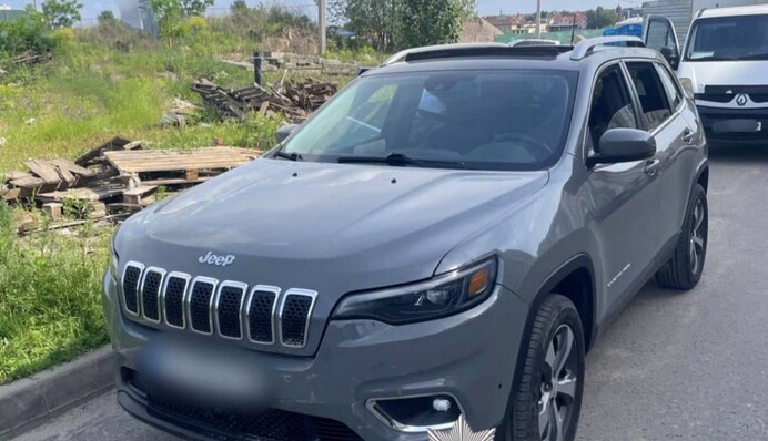 В Киевской области пьяный работник автомойки угнал авто клиентки