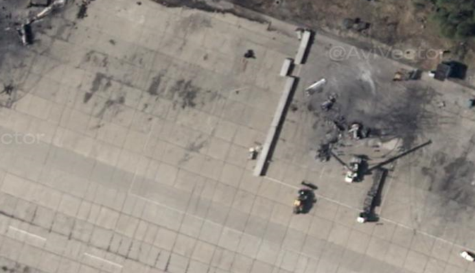 Удар по російському аеродрому Оленья: у мережі показали супутникові знімки з наслідками