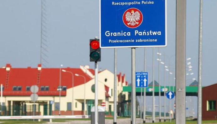 ​У Польщі біля кордону з Україною виявили арсенал зброї