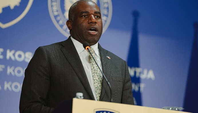 Атака РФ на украинские города: в МИД Британии сделали заявление о действиях россиян